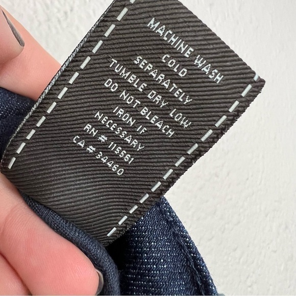 𝅺7FAM 7 For All Mankind Dark Wash Crop Dojo Jeans Sz 28 - Picture 6 of 7